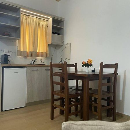 Milos Apartments Himare Exterior foto