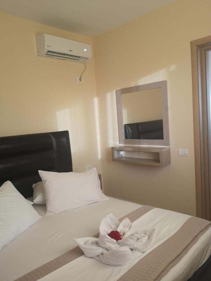 Milos Apartments Himare Exterior foto