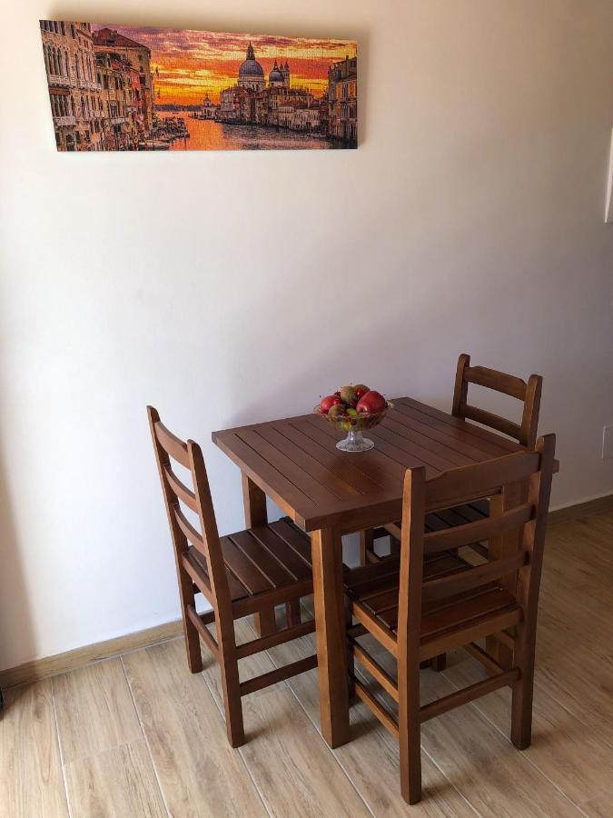 Milos Apartments Himare Exterior foto