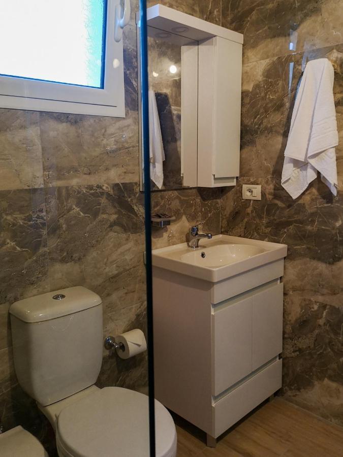 Milos Apartments Himare Exterior foto