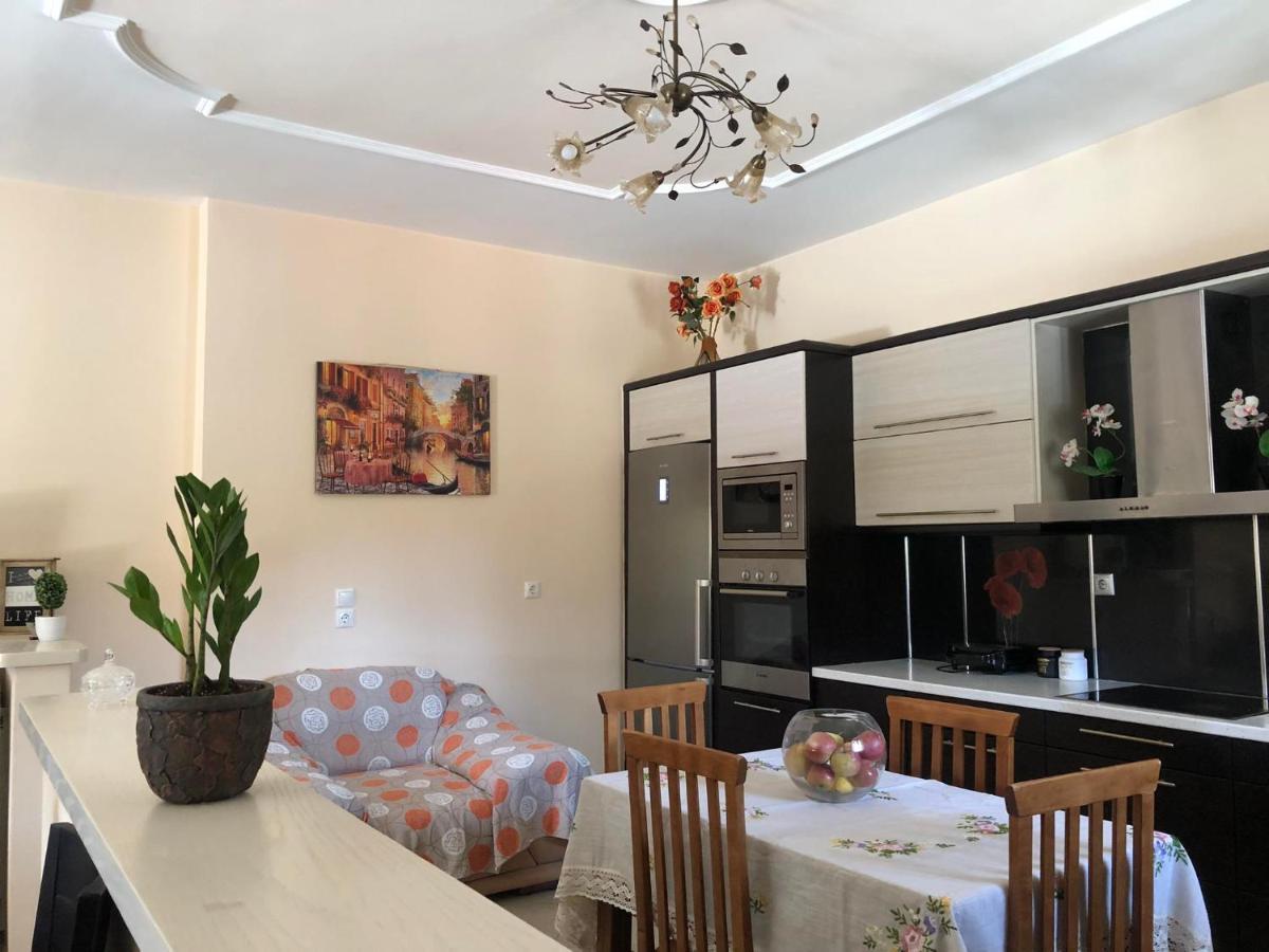 Milos Apartments Himare Exterior foto