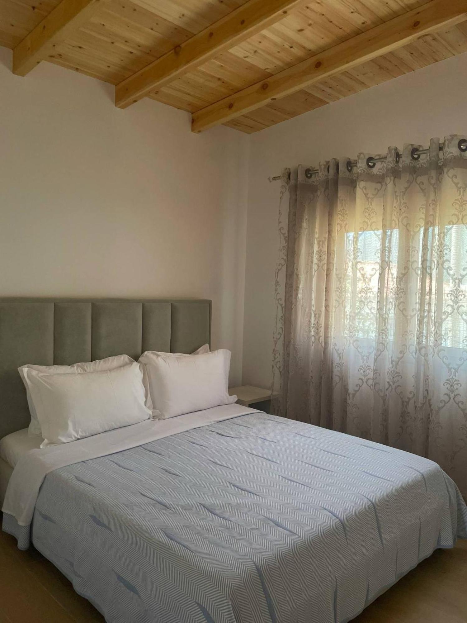 Milos Apartments Himare Quarto foto