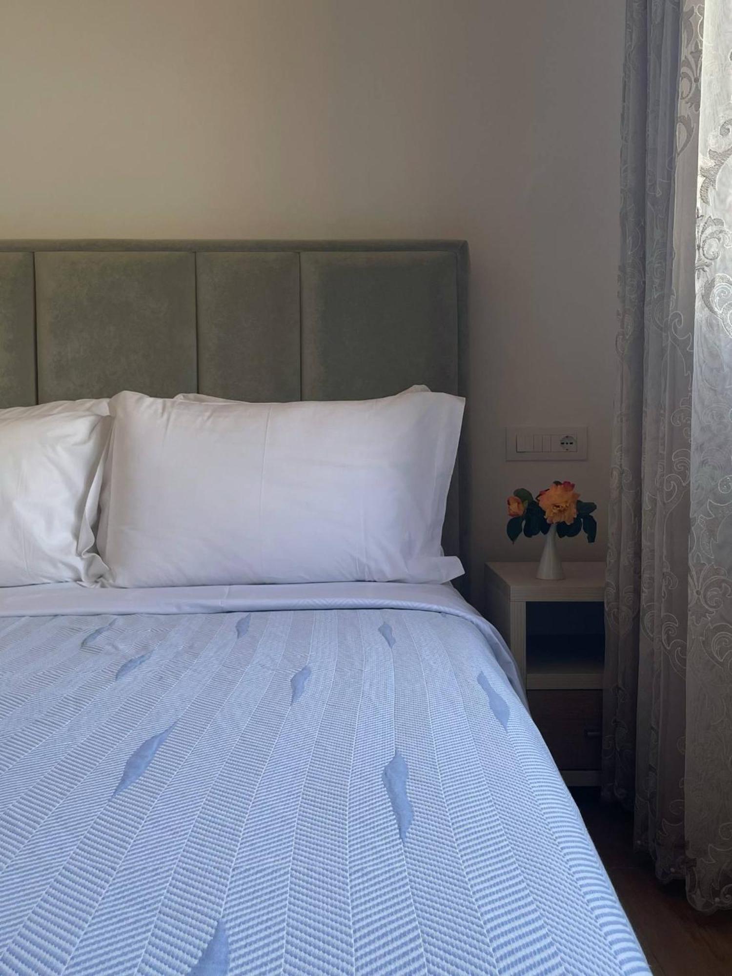 Milos Apartments Himare Quarto foto